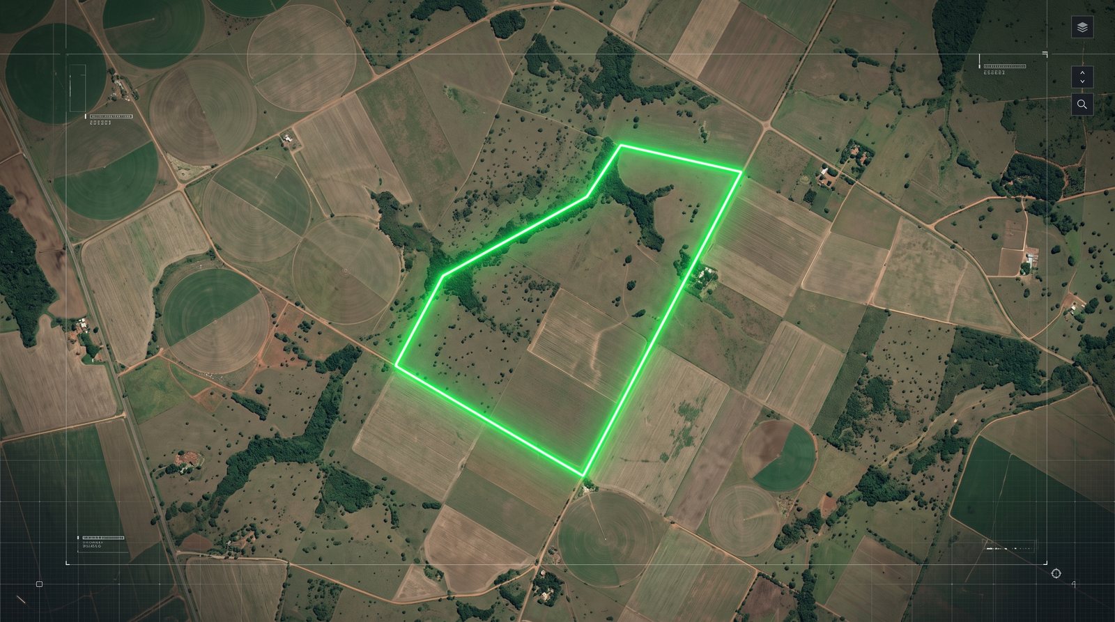 Vista de satélite de uma propriedade rural com o contorno do imóvel destacado em verde